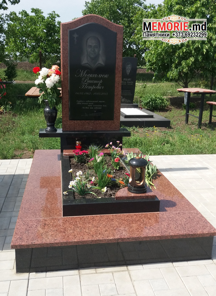 Piatra de granit rosu in Moldova