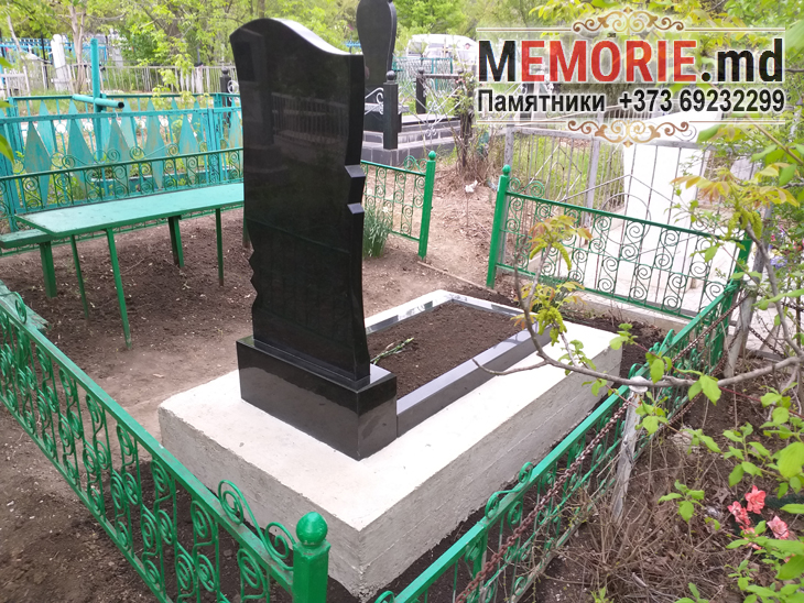 Monument din granit cimitir in Balti