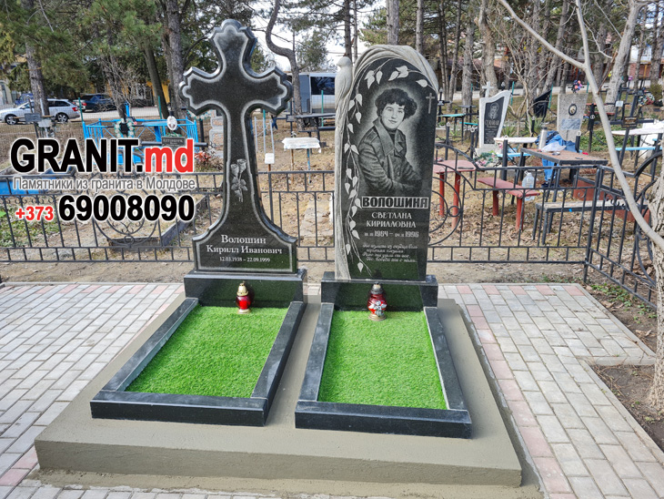 Резной памятник Молдова