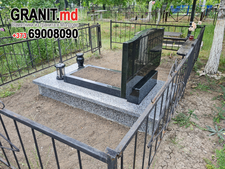установка памятника на могилу Молдова